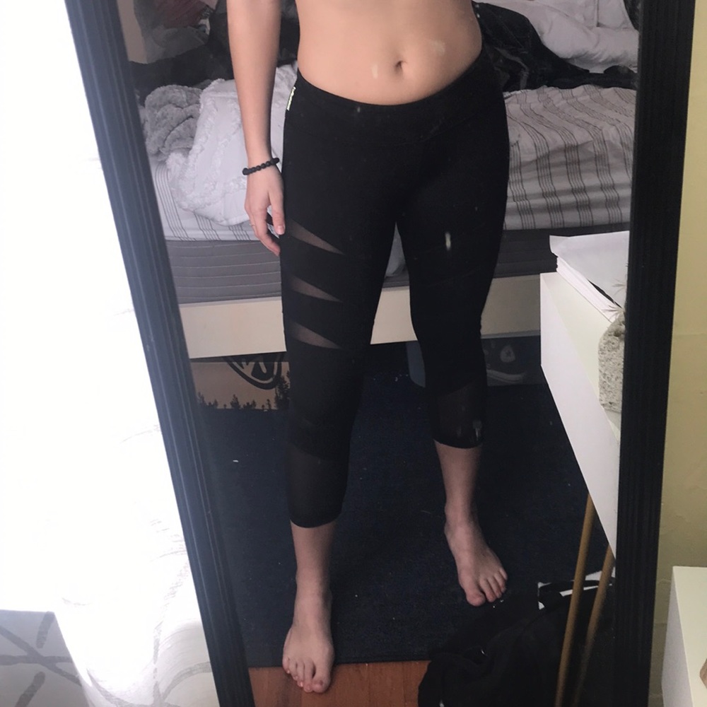 Black mesh crop workout leggings